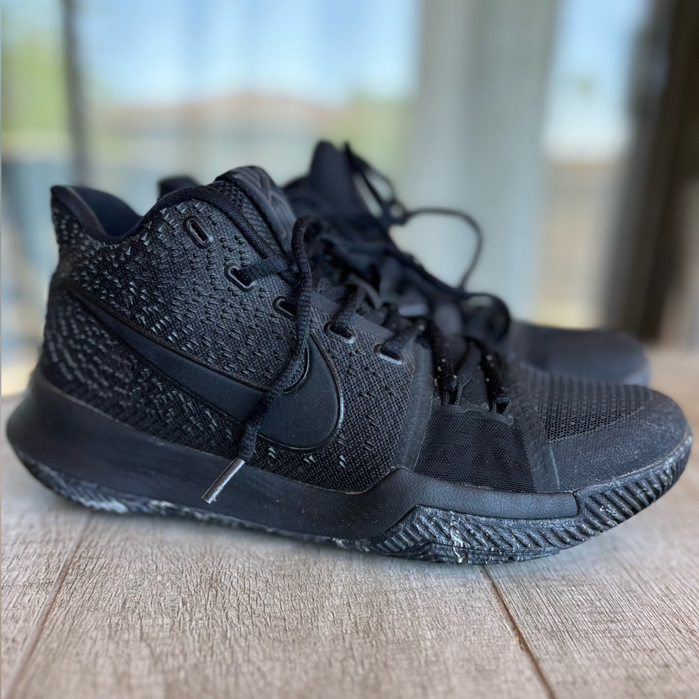 Men’s Kyrie Basketball Shoes